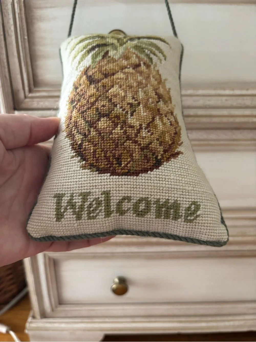 Cottagecore Pineapple Needlepoint Hanging Pillow - Cream & Green